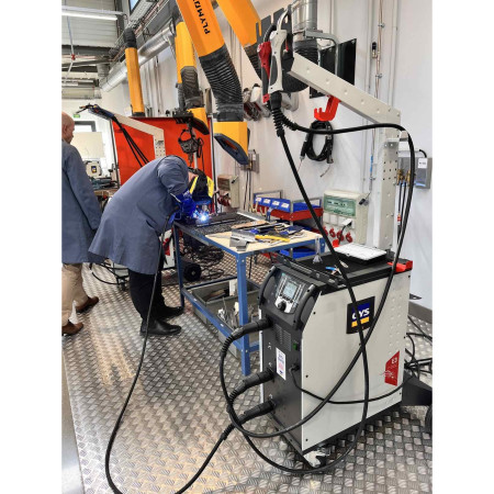 Однофазный синергетический сварочный аппарат MIG/MAG на 200А - E3 GYS AUTO, GYS, Франция 4